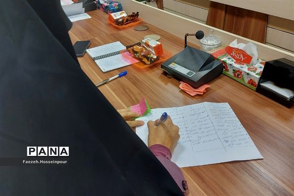 مراسم قرعه‌کشی مشهد مقدس ویژه حائزین رتبه مسابقات قرآنی در بهارستان‌دو