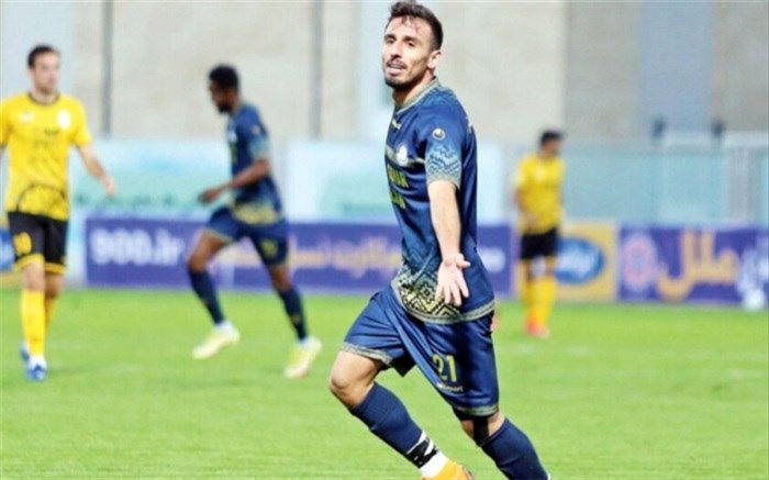 بازیکن جدید مد نظر گل‌محمدی پیشنهاد ملی‌پوشان را دریافت کرد