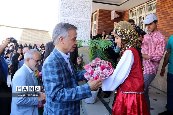 آیین افتتاح مدرسه 12 کلاسه مهر عظام در شهرستان مرند