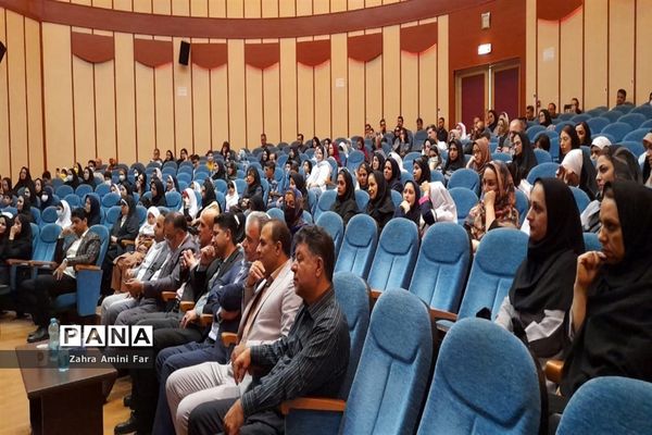 جشنواره منتخبین طرح و برنامه‌های دوره ابتدایی در شهرستان نور