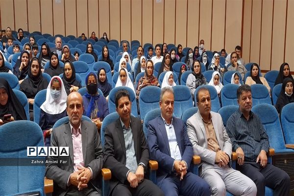 جشنواره منتخبین طرح و برنامه‌های دوره ابتدایی در شهرستان نور