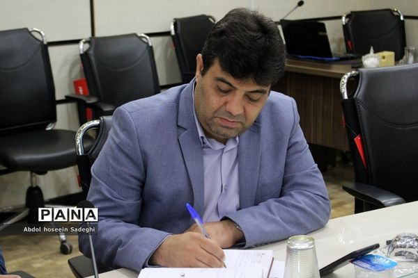 جلسه ستاد برنامه‌ریزی فعالیت‌های تابستانی دانش‌آموزان استان بوشهر