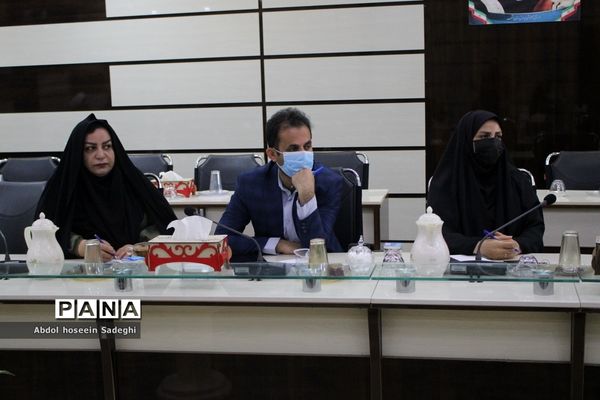 جلسه ستاد برنامه‌ریزی فعالیت‌های تابستانی دانش‌آموزان استان بوشهر