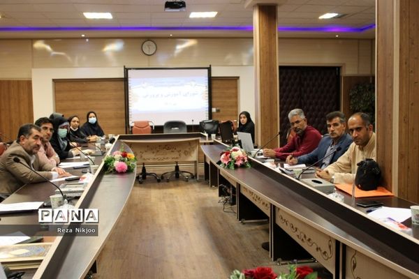 تقدیر ازدانش‌پژوهان برتر شهرستان بهارستان