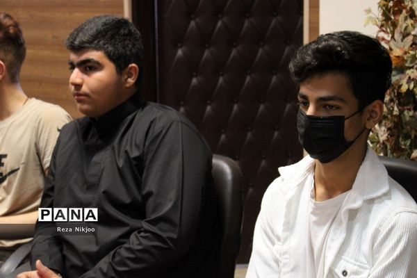 تقدیر ازدانش‌پژوهان برتر شهرستان بهارستان