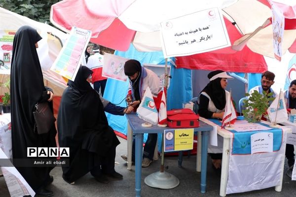 نمایشگاه و میزخدمت مبارزه با مواد مخدر در ساری