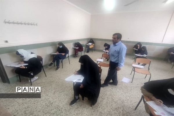 رقابت ۳۳۰ دانش‌آموز در آزمون مدارس نمونه دولتی