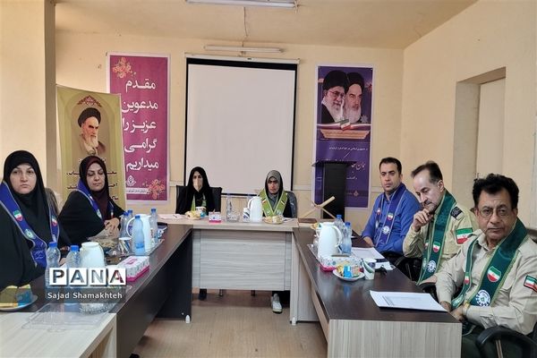 نشست کارگروه استانی فعالیت‌های تابستانه سازمان دانش‌آموزی خوزستان