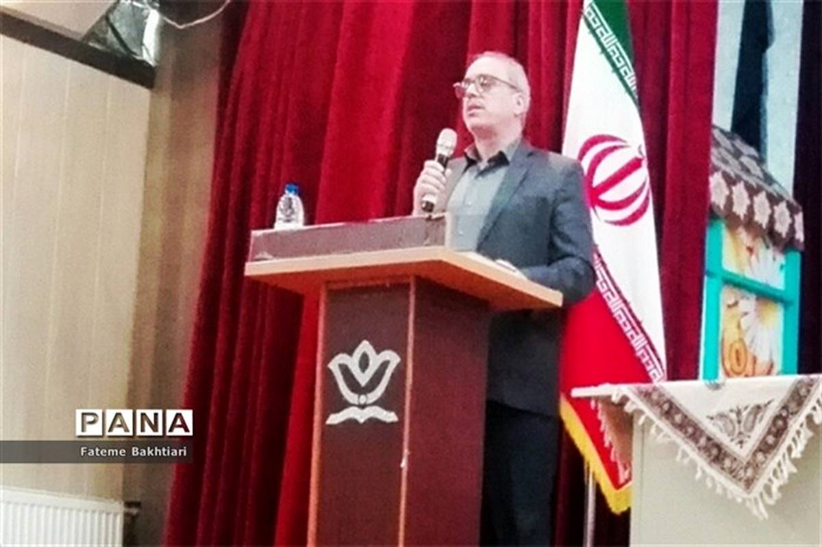 نگرش جمعی و بازنگشتن به روش‌های سنتی، سبب پیشرفت آموزش و پرورش است