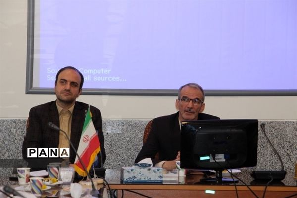 برگزاری کارگروه مدیران و رابطان مدارس با موضوع آسیب‌های اجتماعی در کاشان