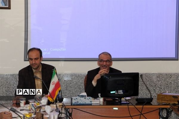 برگزاری کارگروه مدیران و رابطان مدارس با موضوع آسیب‌های اجتماعی در کاشان