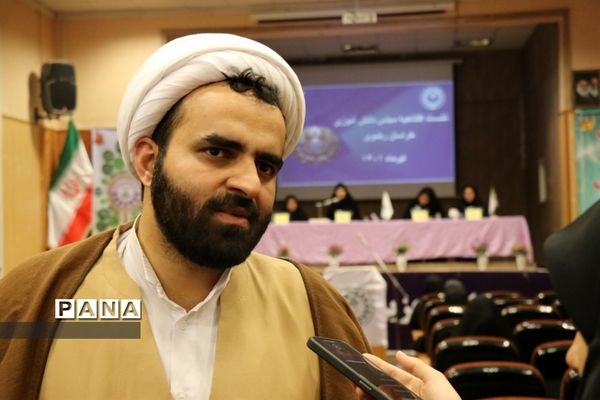 نشست افتتاحیه مجلس دانش‌آموزی خراسان رضوی-دختران