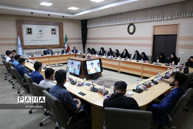 دیدار مدیرکل آموزش و پرورش آذربایجان شرقی با دانشجو معلمان بسیجی