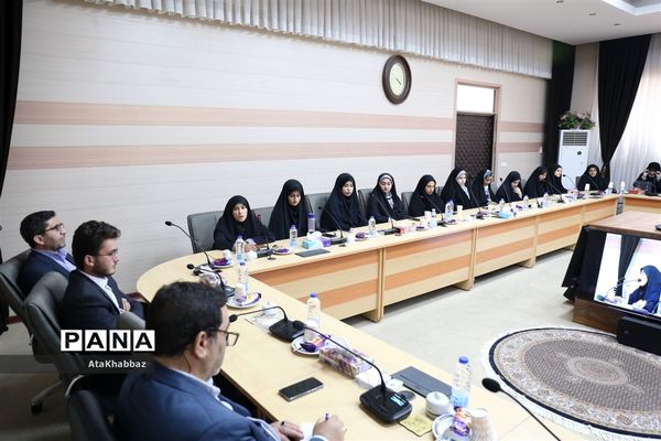 دیدار مدیرکل آموزش و پرورش آذربایجان شرقی با دانشجو معلمان بسیجی