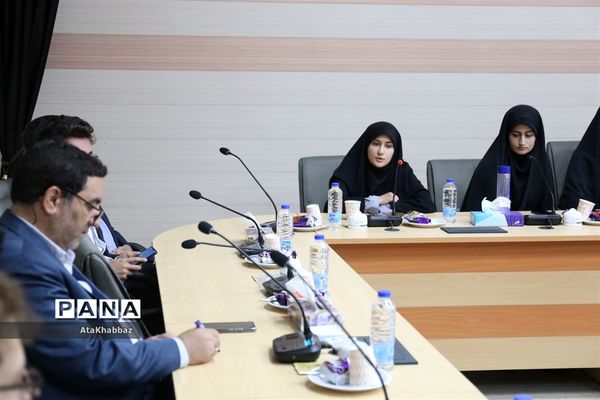 دیدار مدیرکل آموزش و پرورش آذربایجان شرقی با دانشجو معلمان بسیجی