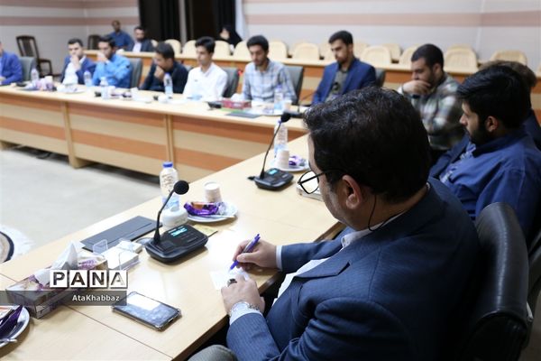 دیدار مدیرکل آموزش و پرورش آذربایجان شرقی با دانشجو معلمان بسیجی