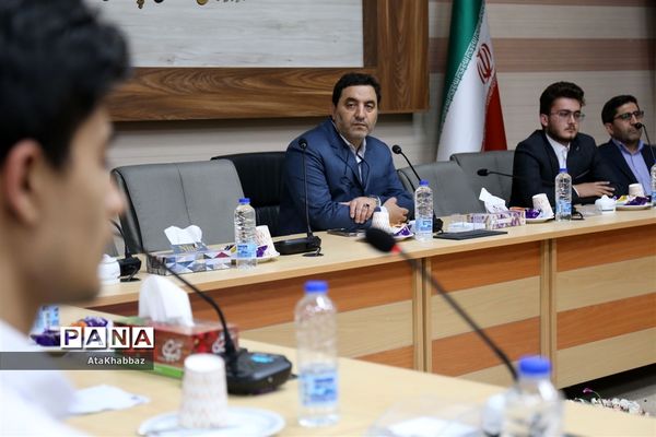 دیدار مدیرکل آموزش و پرورش آذربایجان شرقی با دانشجو معلمان بسیجی