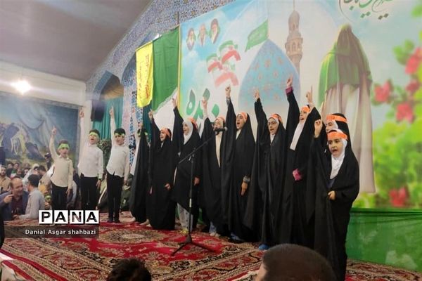 اجرای سرود سلام فرمانده در اجتماع بزرگ مردم شهرستان نور