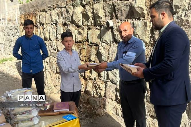 اعزام دانشآموزان اتحادیه انجمنهای اسلامی رودهن به اردوی راهیان نور