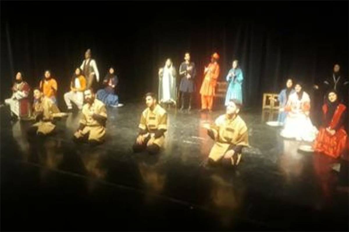 نمایش کمدی «امیر ارسلان نامدار » در فرهنگسرای رازی قرچک  به روی صحنه رفت