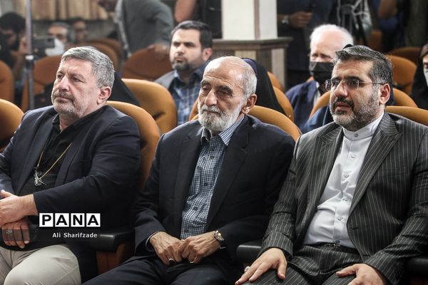 بزرگداشت روزنامه‌نگار و عکاس دفاع مقدس مریم کاظم زاده