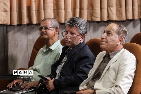 بزرگداشت روزنامه‌نگار و عکاس دفاع مقدس مریم کاظم زاده