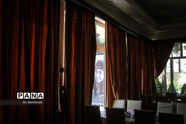 بزرگداشت روزنامه‌نگار و عکاس دفاع مقدس مریم کاظم زاده
