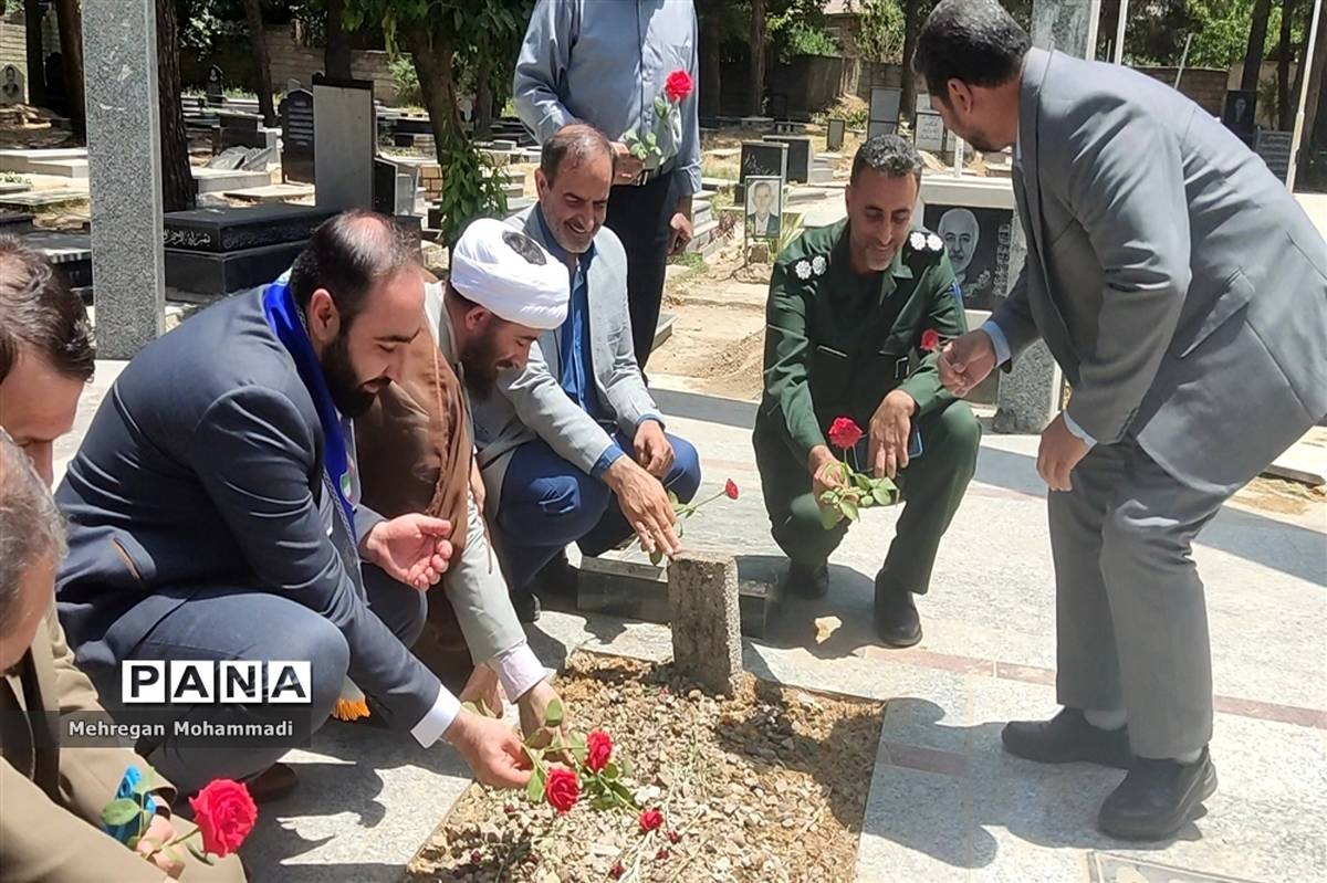 حضور قائم مقام سازمان دانش‌آموزی کشور در مراسم چهلمین روز شهادت محمد جوادبای