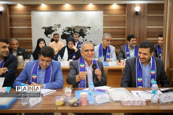نشست صمیمانه مدیران سازمان دانش‌آموزی سراسر کشور-1