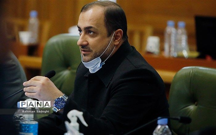 مذاکره مستقیم شهردار تهران با سرمایه‌گذاران تنها راه جلب اعتماد