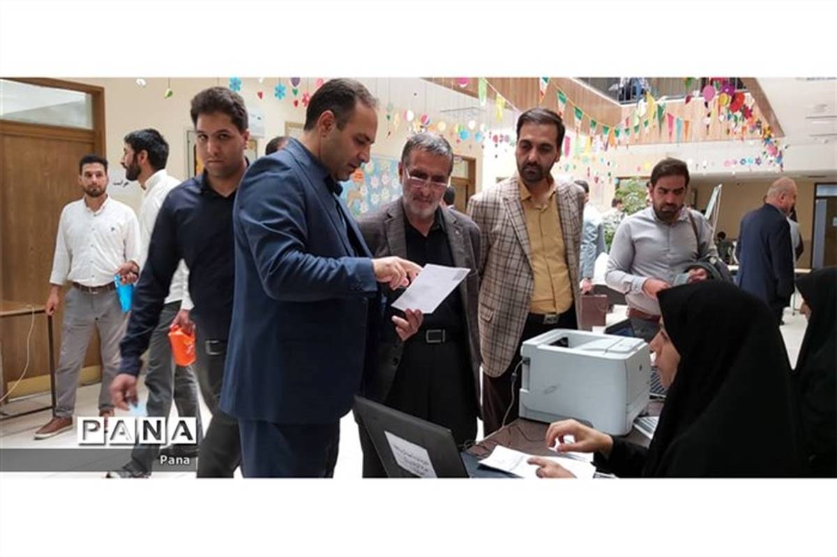 بازدید معاون سیاسی استاندار اصفهان از مصاحبه پذیرفته‌شدگان آزمون استخدامی ماده 28