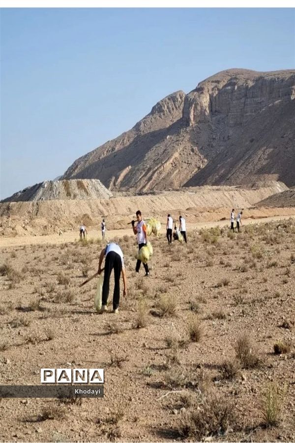 همایش دوستی با طبیعت به مناسبت هفته مبارزه با مواد مخدر در نجف آباد
