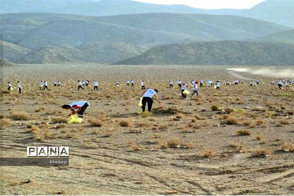 همایش دوستی با طبیعت به مناسبت هفته مبارزه با مواد مخدر در نجف آباد