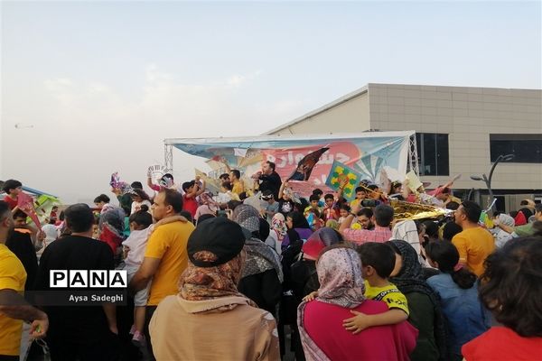 جشنواره پرواز بادبادک‌ها در کوهستان دراک شیراز