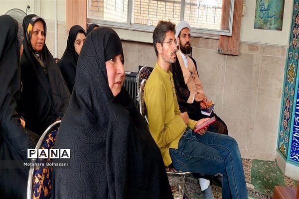 برگزاری همایش معرفی رشته معارف برای دانش‌آموزان ورودی پایه دهم در دبیرستان فیض کاشانی