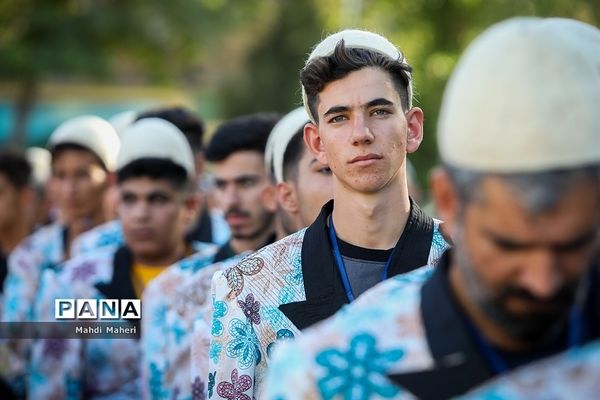 مراسم استقبال از دانش‌آموزان شرکت کننده در اردوی سراسری عشایر پسر در مشهد مقدس