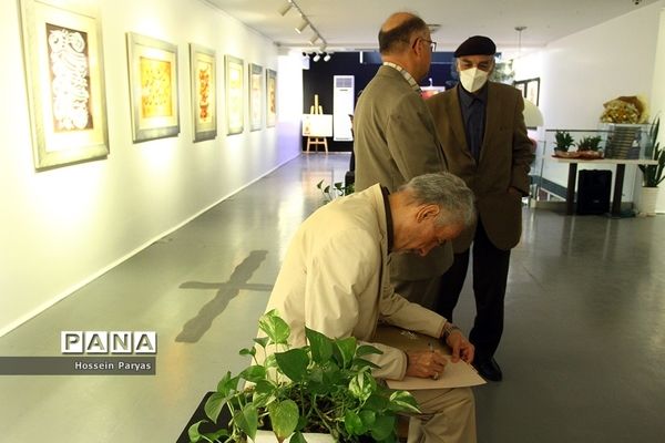 بازدید وزیر فرهنگ و ارشاد اسلامی از نمایشگاه خوشنویسی جلیل رسولی