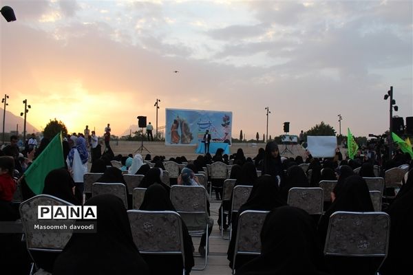 اجتماع خانوادگی بانوان زهرایی در شیراز