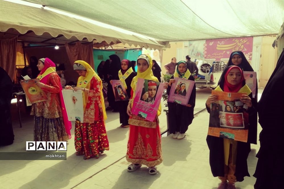 نمایشگاه عفاف و حجاب سازمان دانش‌آموزی فلاورجان