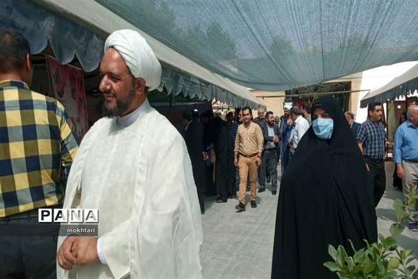 نمایشگاه عفاف و حجاب سازمان دانش‌آموزی فلاورجان