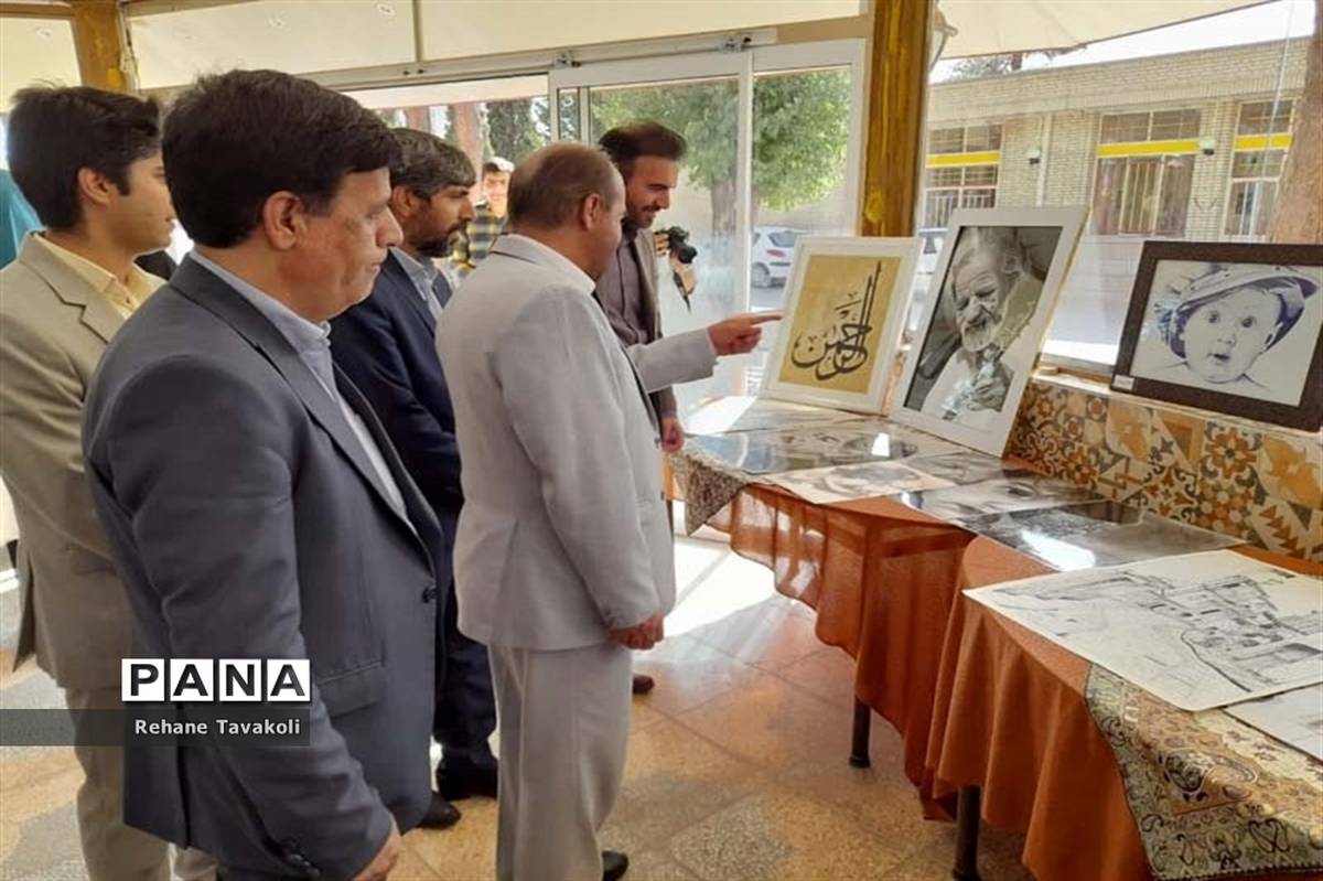 افتتاح نمایشگاه دستاوردهای دانش‌آموزان فرهنگی هنری در آباده