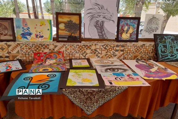 افتتاح نمایشگاه دستاوردهای دانش‌آموزان فرهنگی هنری در آباده