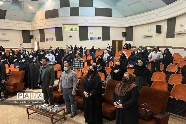 مراسم تجلیل از برترین‌های آموزشی و پرورشی دبیرستان ام‌ابیها شهرستان بوشهر