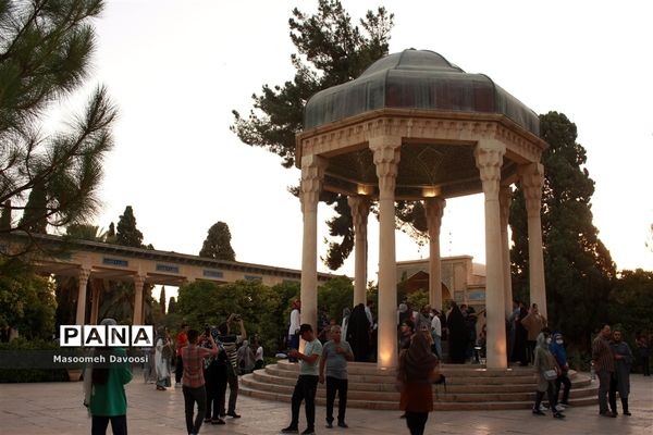 برپایی جشنواره اقوام ایران زمین در گذر حافظیه شیراز