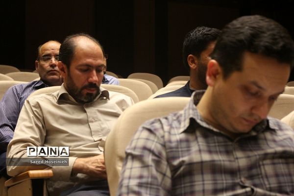 افتتاح نگارخانه مقاومت و برگزاری نشست تشریح یادواره شهدای ارتش در قم