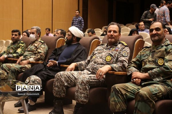 افتتاح نگارخانه مقاومت و برگزاری نشست تشریح یادواره شهدای ارتش در قم