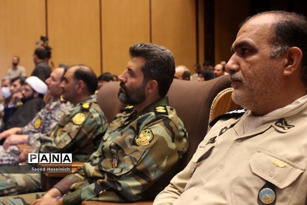 افتتاح نگارخانه مقاومت و برگزاری نشست تشریح یادواره شهدای ارتش در قم