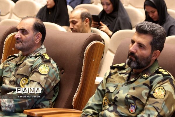افتتاح نگارخانه مقاومت و برگزاری نشست تشریح یادواره شهدای ارتش در قم