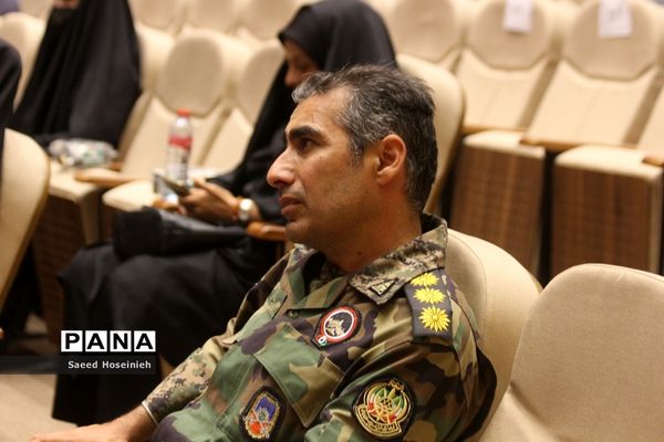 افتتاح نگارخانه مقاومت و برگزاری نشست تشریح یادواره شهدای ارتش در قم