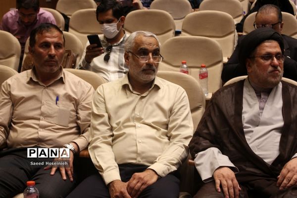 افتتاح نگارخانه مقاومت و برگزاری نشست تشریح یادواره شهدای ارتش در قم